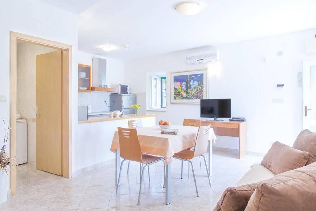Villa Bonaca Perfect Location For A Holiday With Friends Or Family, Heated Pool Sumartin Extérieur photo