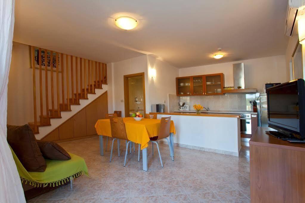Villa Bonaca Perfect Location For A Holiday With Friends Or Family, Heated Pool Sumartin Extérieur photo